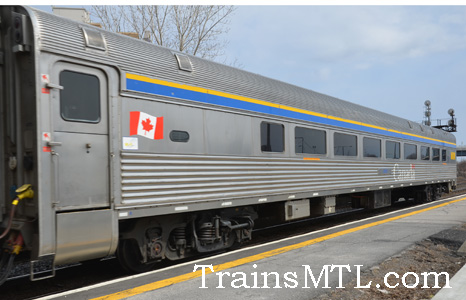 Passenger car VIA 4115 right side / Wagon de passager VIA 4115 coté droit